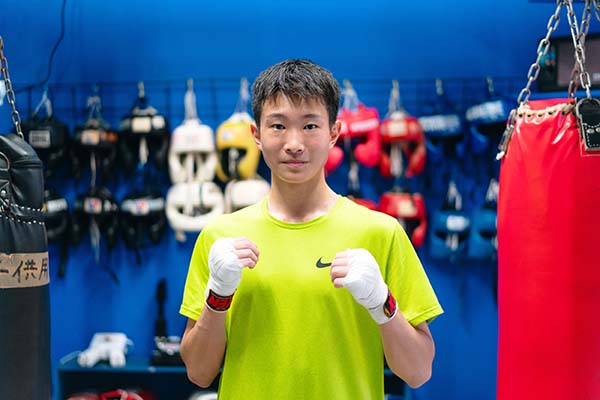 日野 16歳